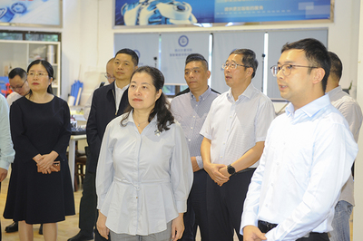 副市長王蔚藎深入校園調研，共促新材料技術推廣與服務